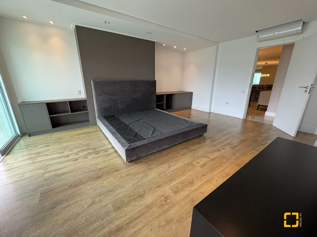 Apartamento com 165m², 6 quartos (sendo 3 suítes), 2 garagens, no bairro Agronômica em Florianópolis