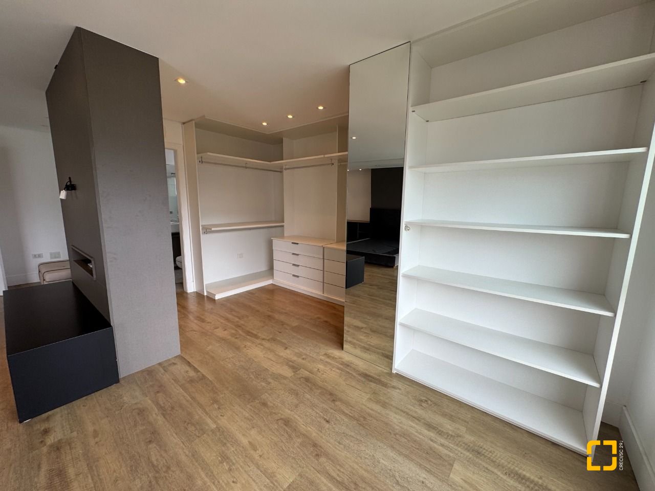 Apartamento com 165m², 6 quartos (sendo 3 suítes), 2 garagens, no bairro Agronômica em Florianópolis