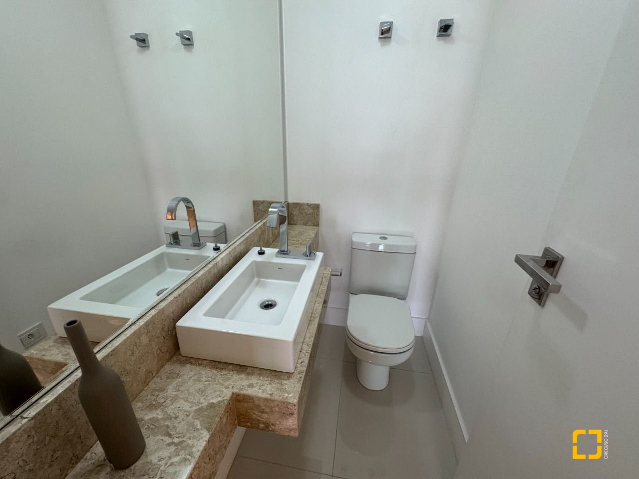 Apartamento com 165m², 6 quartos (sendo 3 suítes), 2 garagens, no bairro Agronômica em Florianópolis