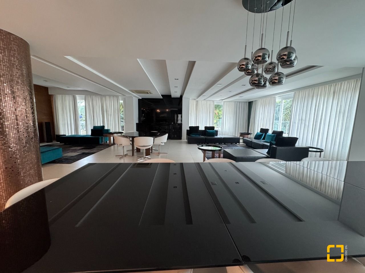 Apartamento com 165m², 6 quartos (sendo 3 suítes), 2 garagens, no bairro Agronômica em Florianópolis