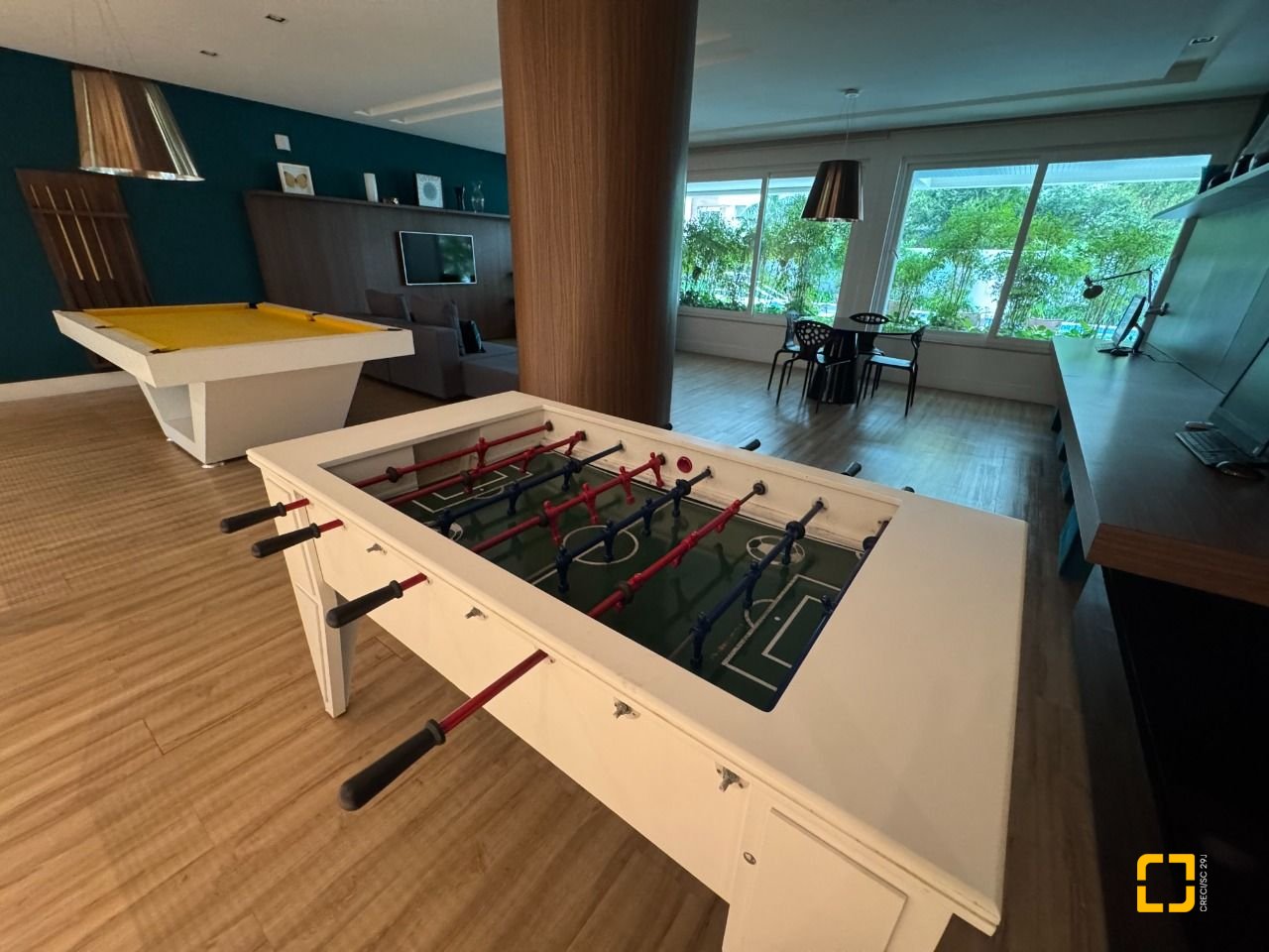 Apartamento com 165m², 6 quartos (sendo 3 suítes), 2 garagens, no bairro Agronômica em Florianópolis