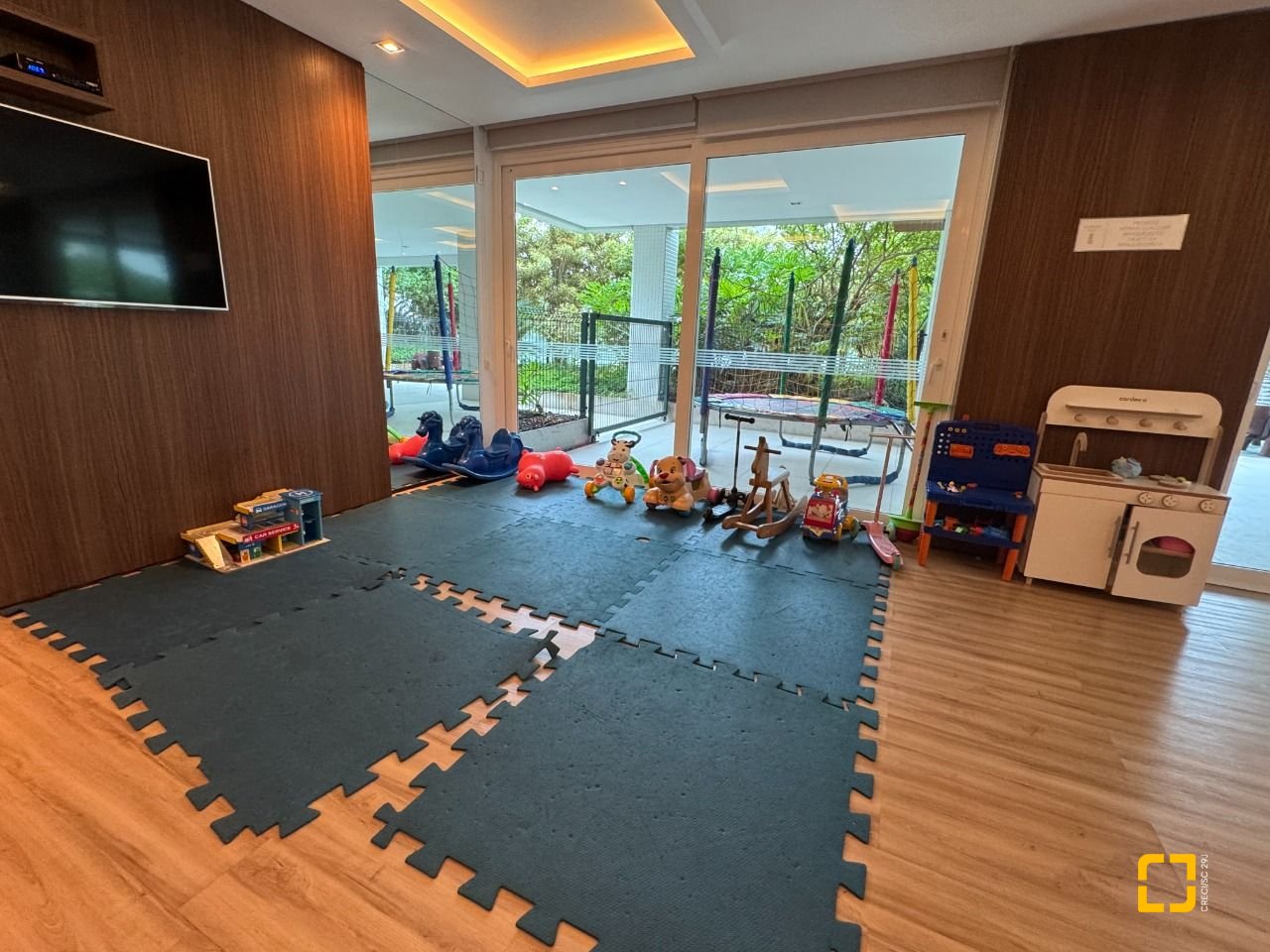Apartamento com 165m², 6 quartos (sendo 3 suítes), 2 garagens, no bairro Agronômica em Florianópolis