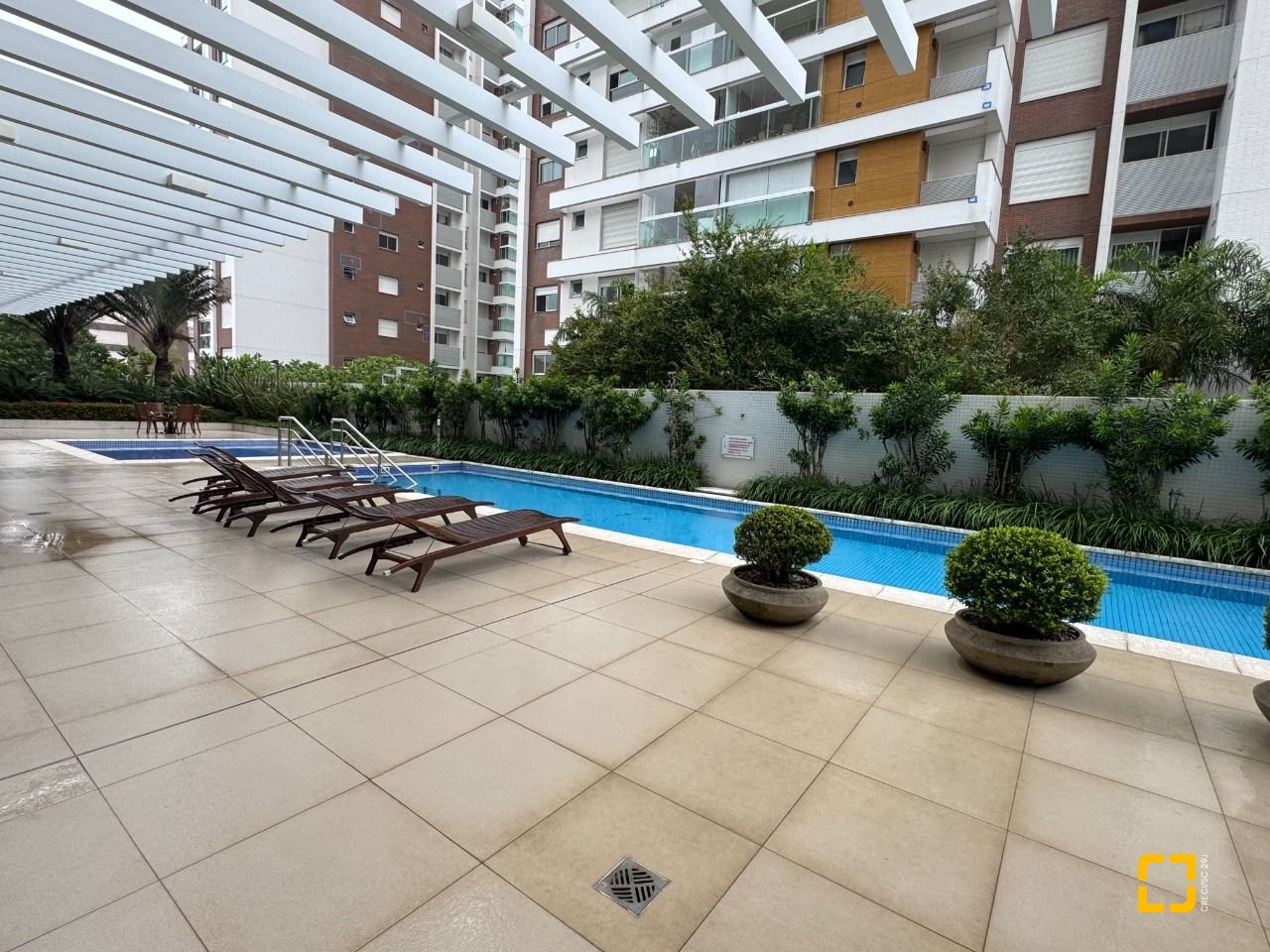 Apartamento com 165m², 6 quartos (sendo 3 suítes), 2 garagens, no bairro Agronômica em Florianópolis