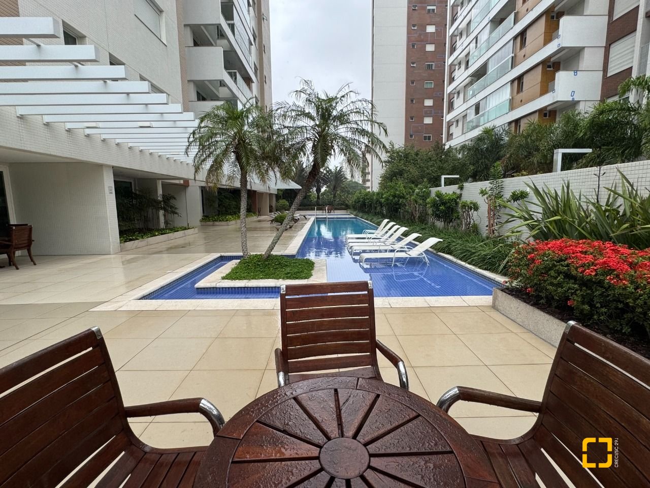 Apartamento com 165m², 6 quartos (sendo 3 suítes), 2 garagens, no bairro Agronômica em Florianópolis