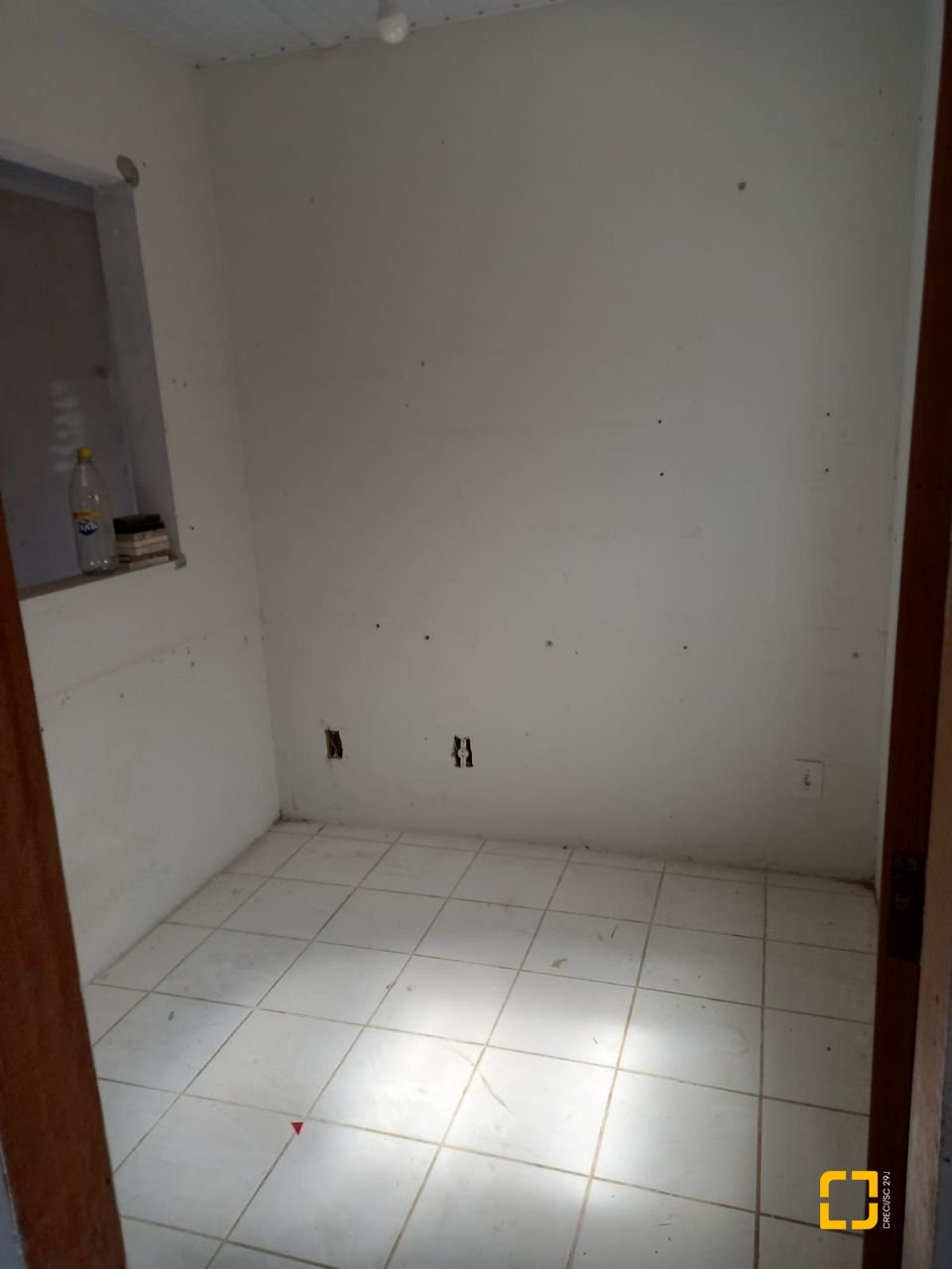 Galpão com 200m², 18 garagens, no bairro São João do Rio Vermelho em Florianópolis