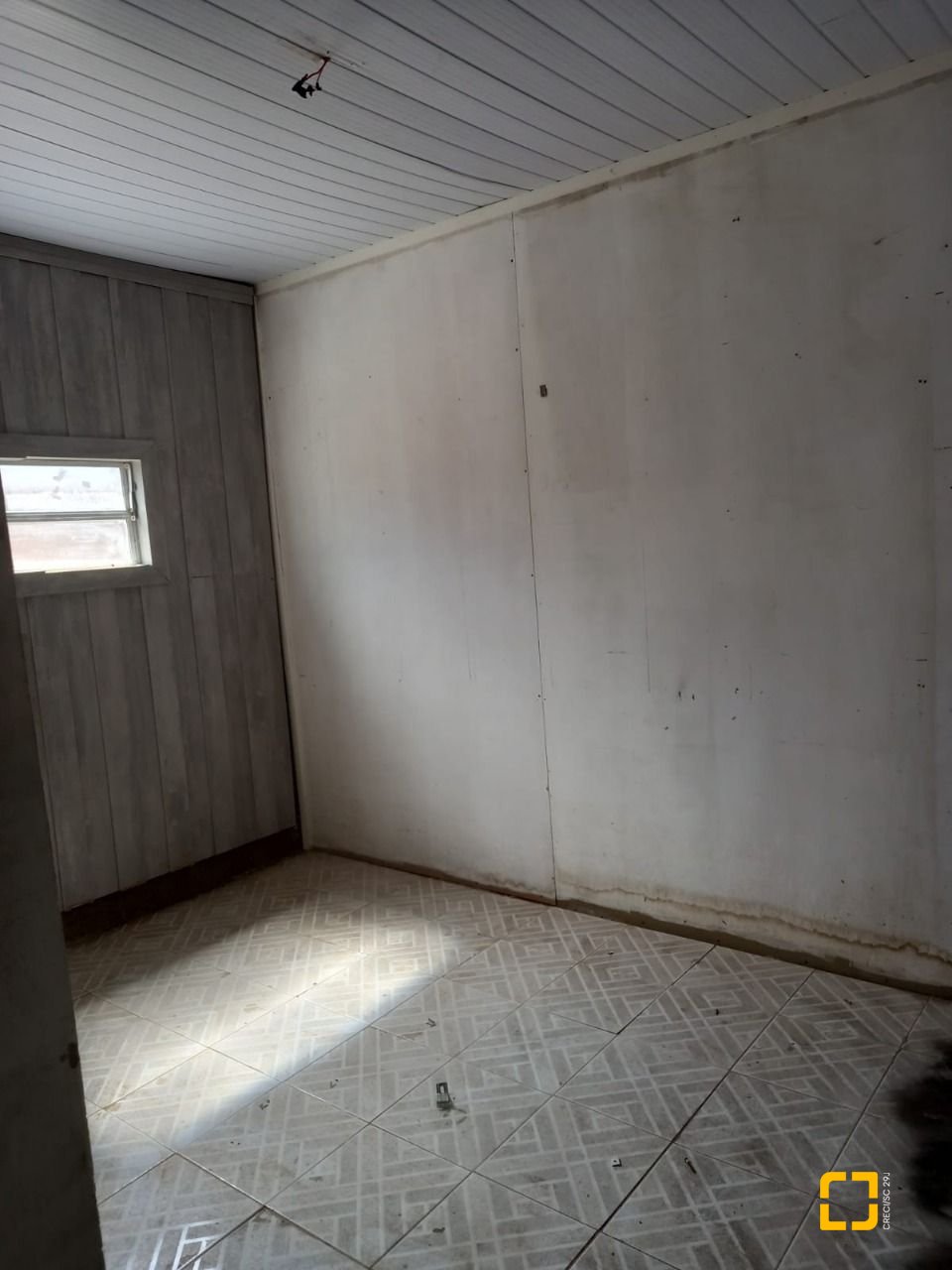Galpão com 200m², 18 garagens, no bairro São João do Rio Vermelho em Florianópolis
