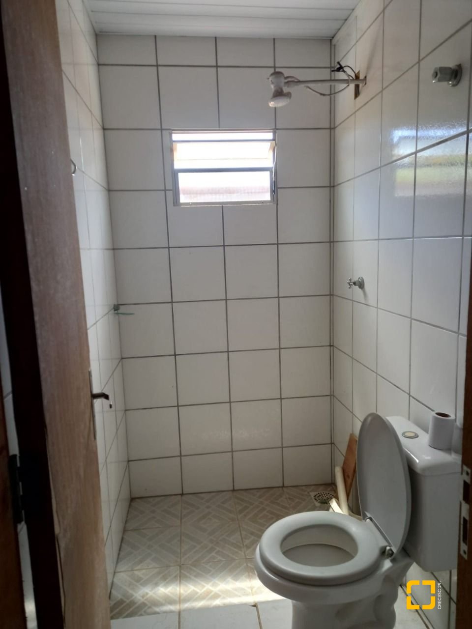 Galpão com 200m², 18 garagens, no bairro São João do Rio Vermelho em Florianópolis