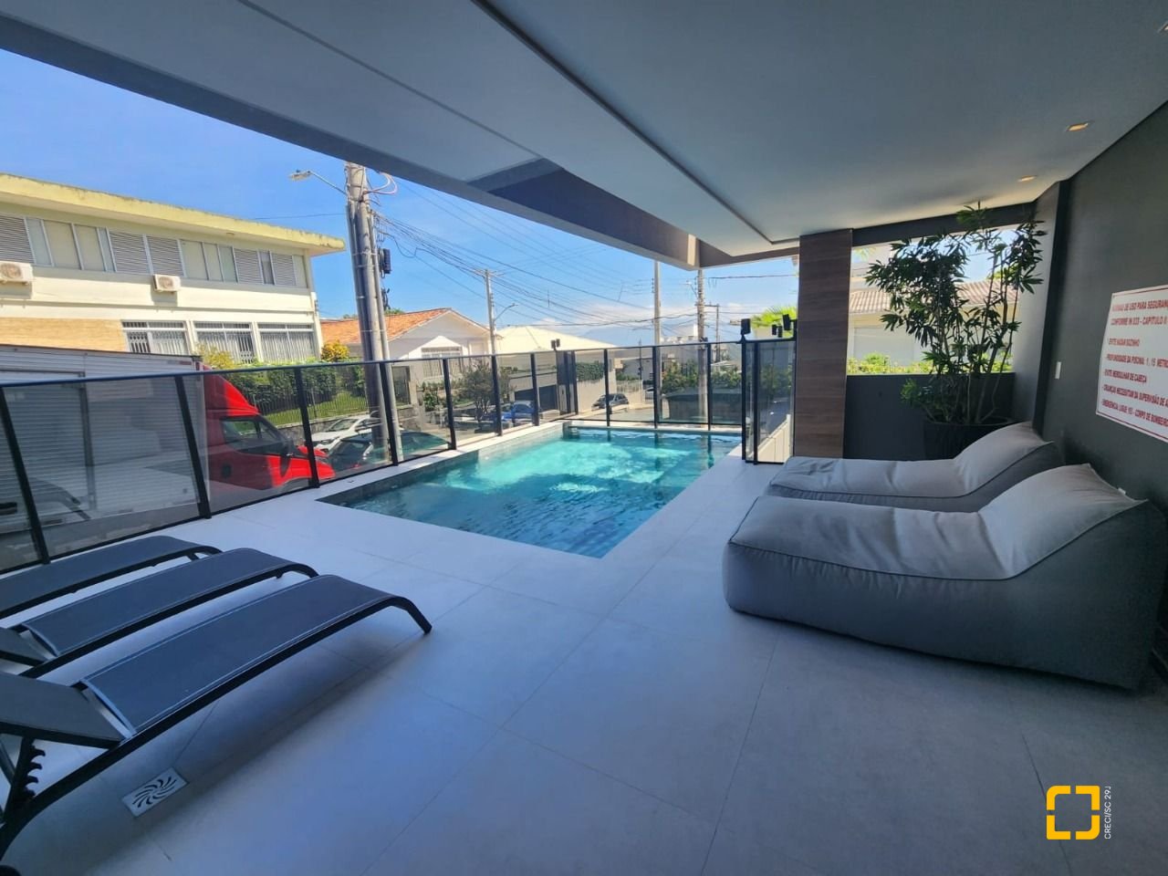 Apartamento com 100m², 4 quartos (sendo 2 suítes), 1 garagem, no bairro Coqueiros em Florianópolis