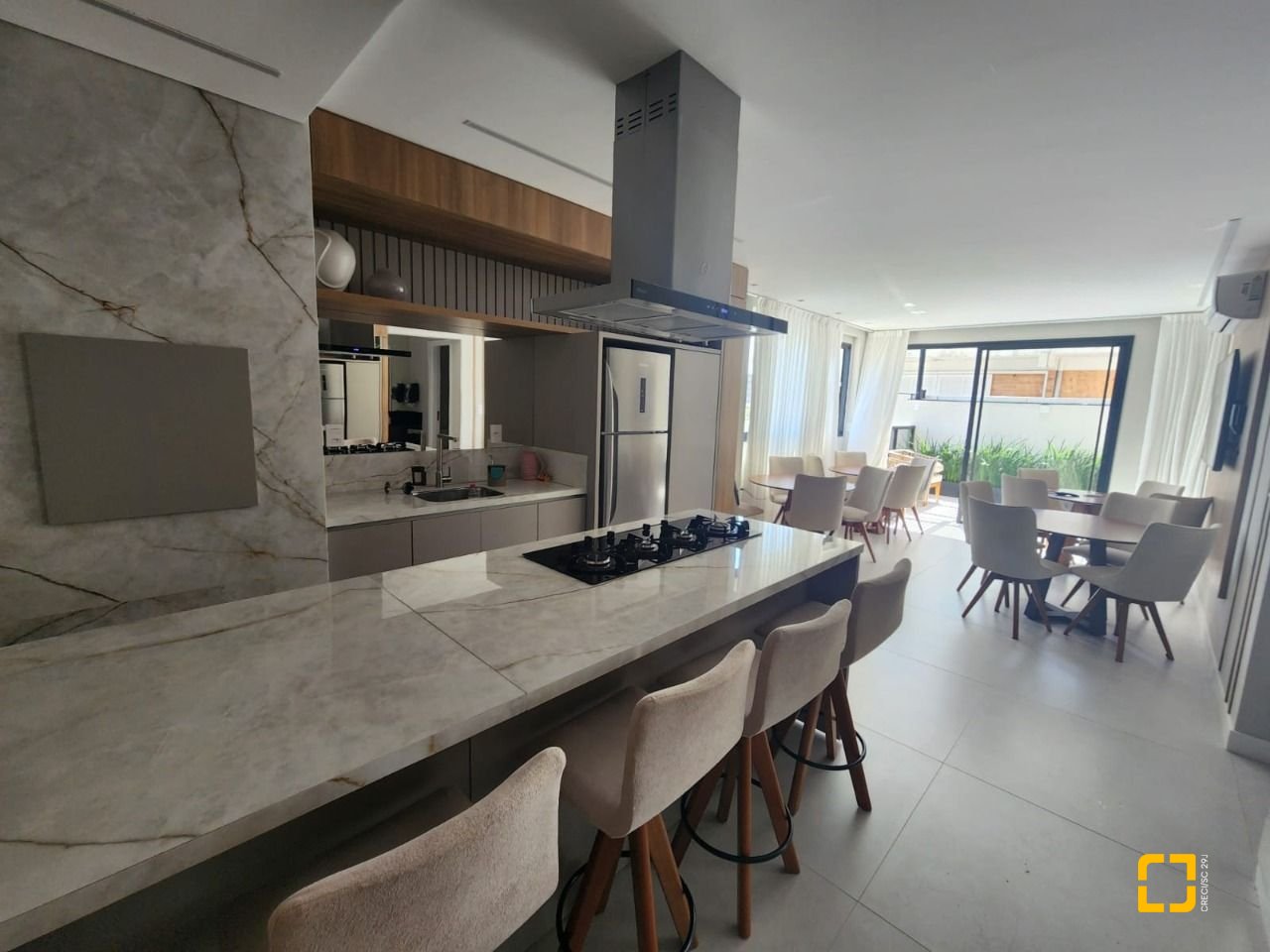 Apartamento com 100m², 4 quartos (sendo 2 suítes), 1 garagem, no bairro Coqueiros em Florianópolis