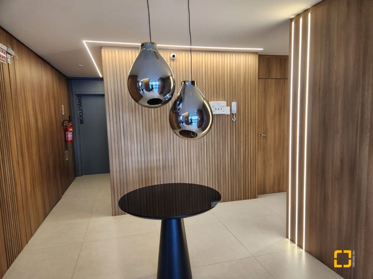 Apartamento com 100m², 4 quartos (sendo 2 suítes), 1 garagem, no bairro Coqueiros em Florianópolis