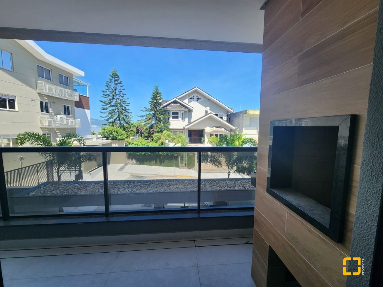 Apartamento com 100m², 4 quartos (sendo 2 suítes), 1 garagem, no bairro Coqueiros em Florianópolis