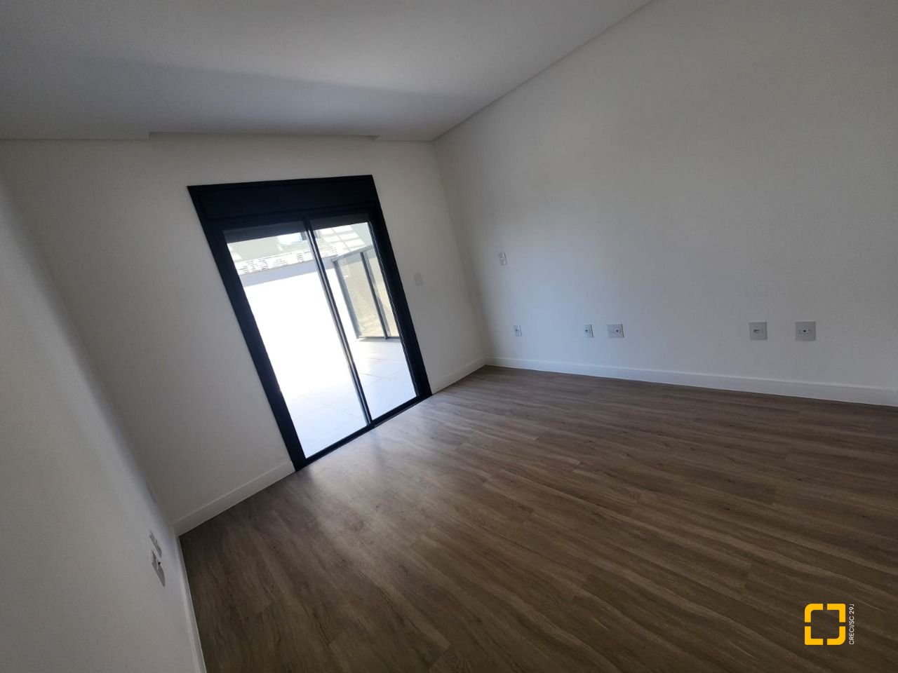 Apartamento com 100m², 4 quartos (sendo 2 suítes), 1 garagem, no bairro Coqueiros em Florianópolis