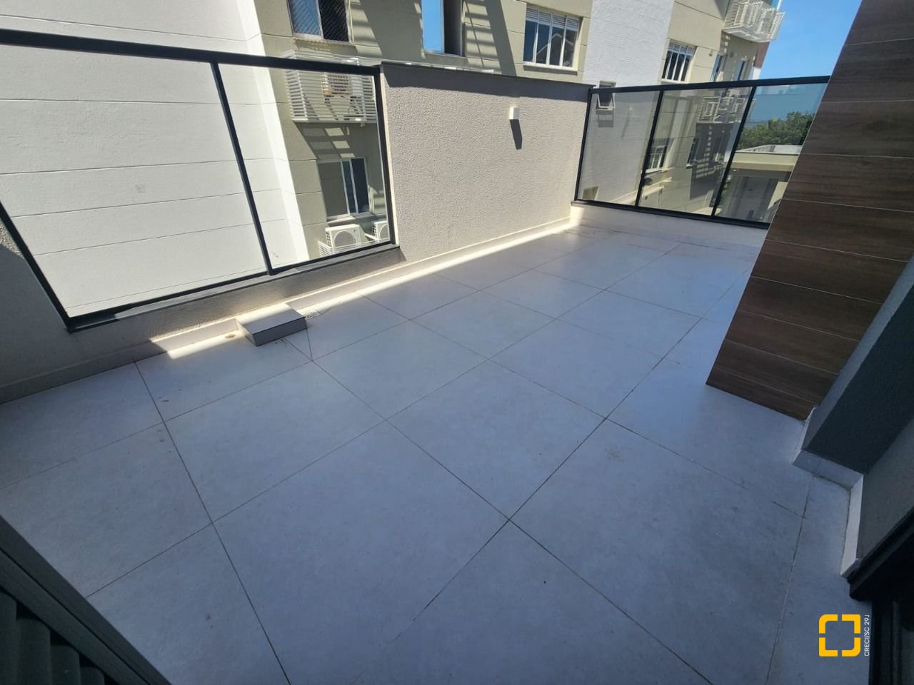 Apartamento com 100m², 4 quartos (sendo 2 suítes), 1 garagem, no bairro Coqueiros em Florianópolis