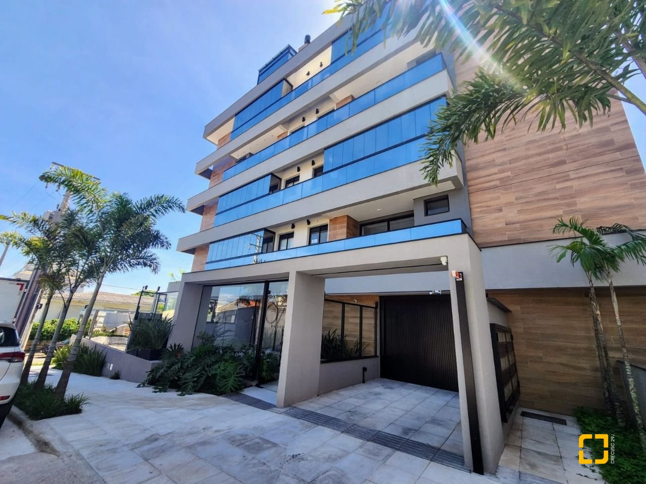 Apartamento com 100m², 4 quartos (sendo 2 suítes), 1 garagem, no bairro Coqueiros em Florianópolis