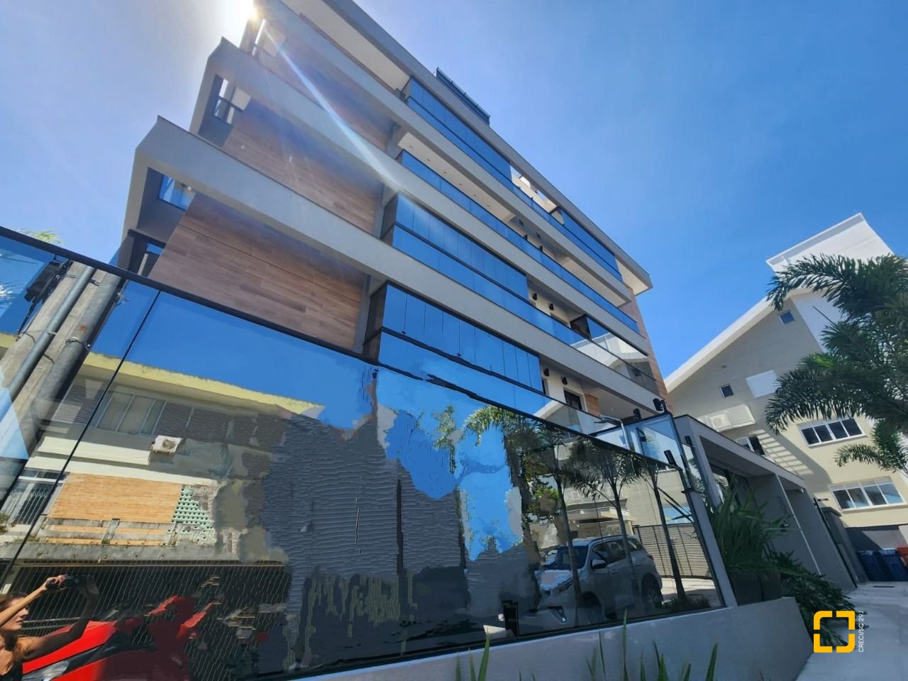 Apartamento com 100m², 4 quartos (sendo 2 suítes), 1 garagem, no bairro Coqueiros em Florianópolis