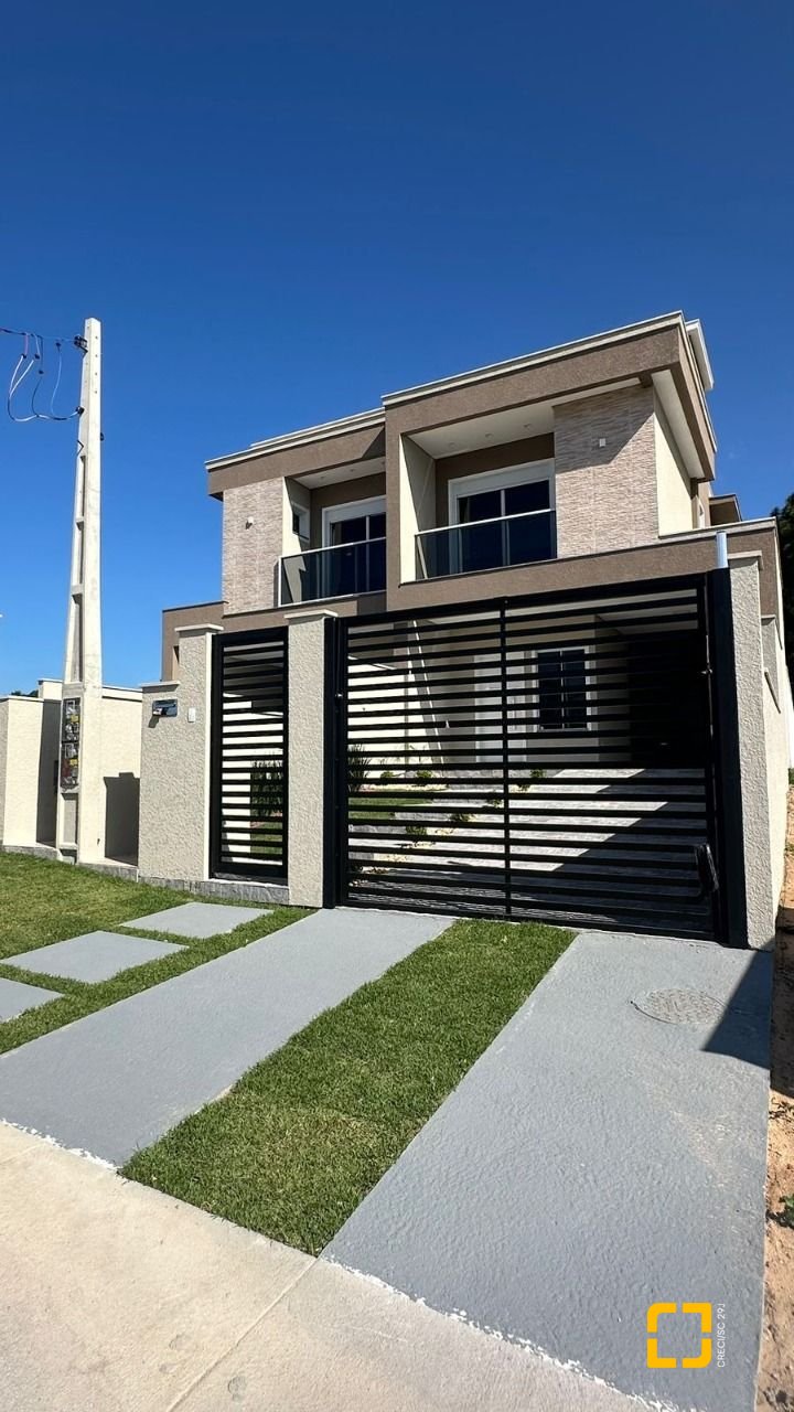 Casa com 156m², 4 quartos (sendo 1 suíte), 2 garagens, no bairro Rio Vermelho em Florianópolis
