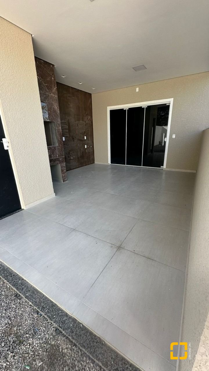 Casa com 156m², 4 quartos (sendo 1 suíte), 2 garagens, no bairro Rio Vermelho em Florianópolis