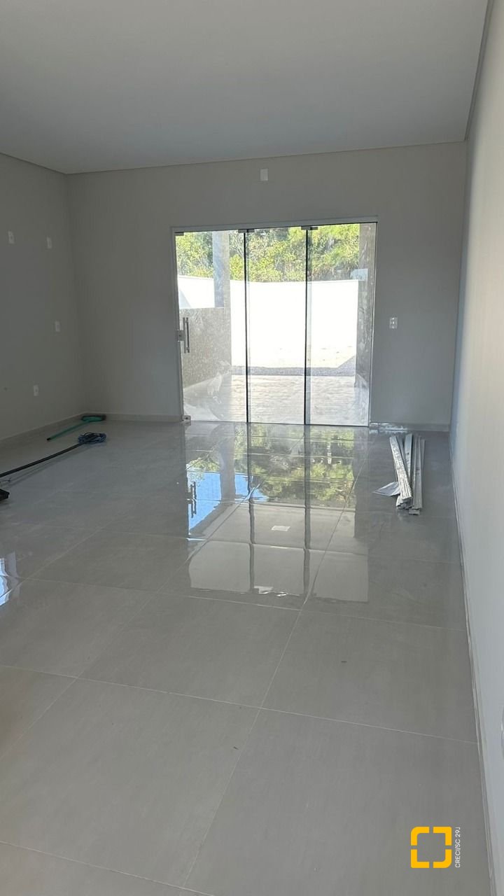 Casa com 156m², 4 quartos (sendo 1 suíte), 2 garagens, no bairro Rio Vermelho em Florianópolis