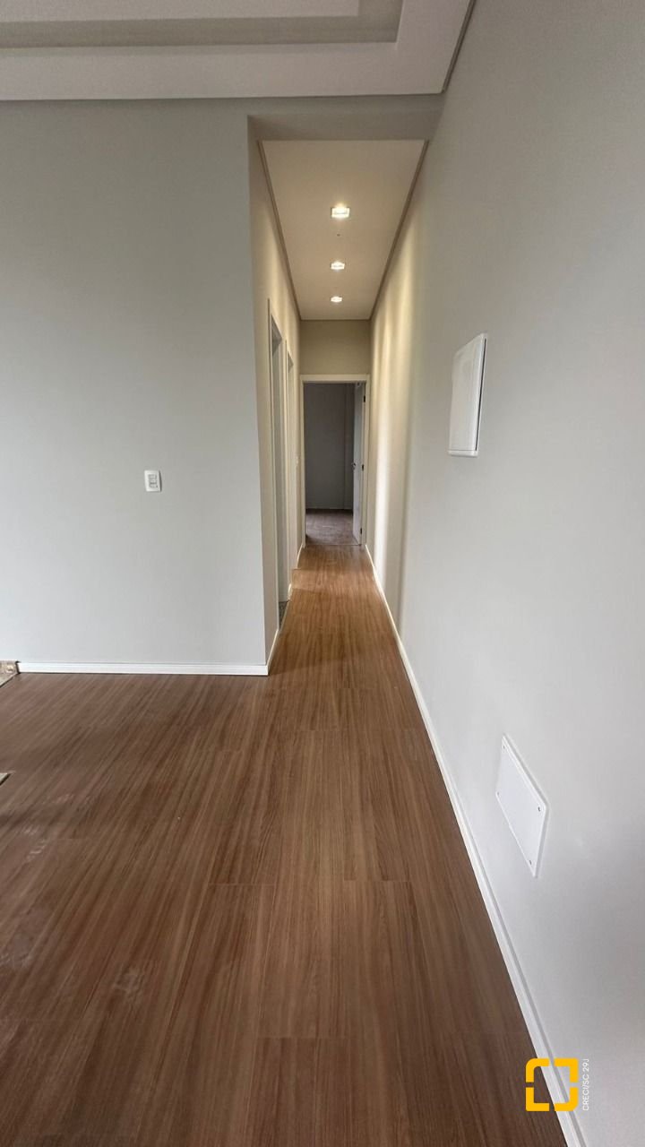 Casa com 156m², 4 quartos (sendo 1 suíte), 2 garagens, no bairro Rio Vermelho em Florianópolis