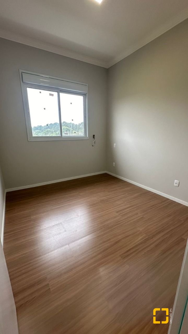 Casa com 156m², 4 quartos (sendo 1 suíte), 2 garagens, no bairro Rio Vermelho em Florianópolis