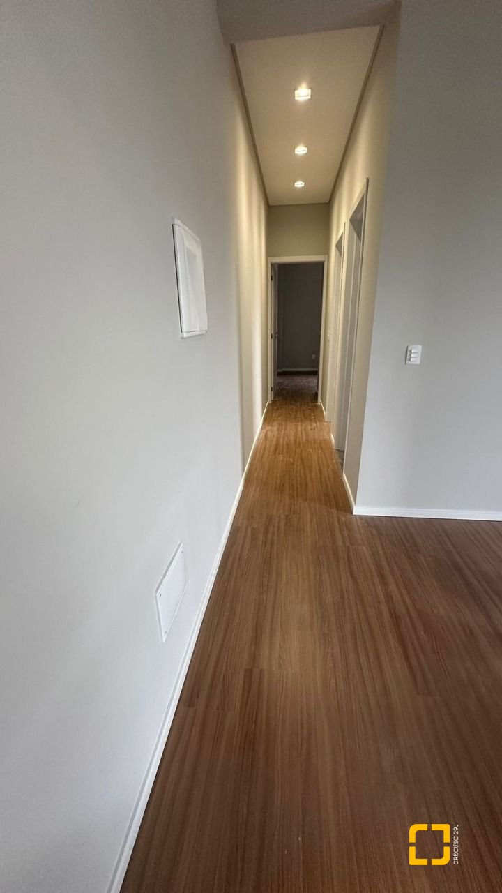Casa com 156m², 4 quartos (sendo 1 suíte), 2 garagens, no bairro Rio Vermelho em Florianópolis