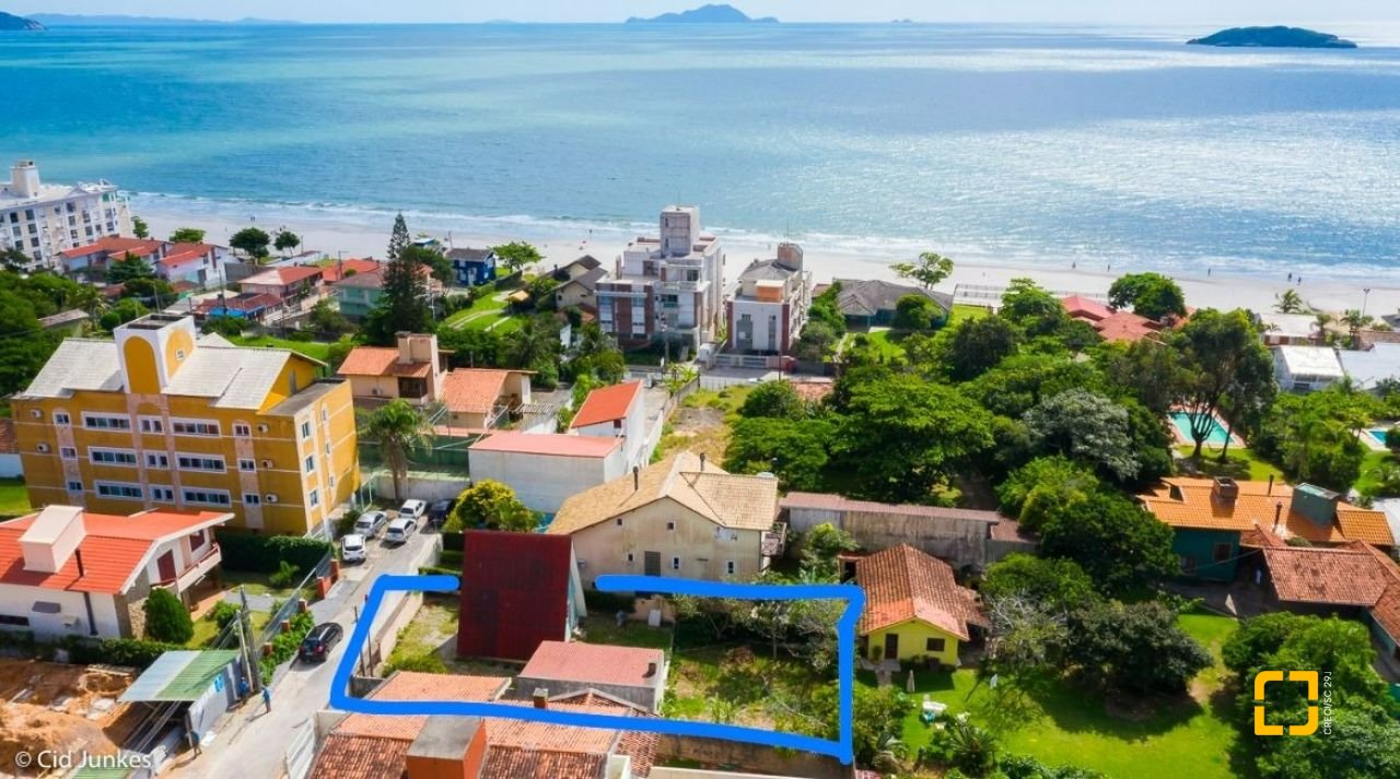 Terreno com 434m², no bairro Ingleses em Florianópolis