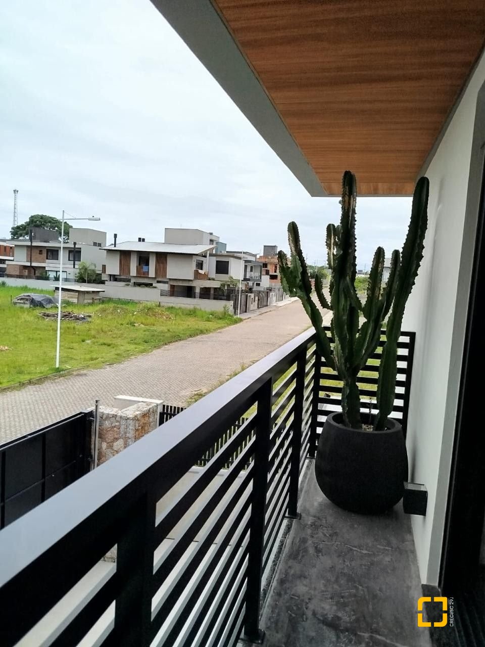 Casa com 180m², 4 quartos (sendo 1 suíte), 2 garagens, no bairro Rio Tavares em Florianópolis