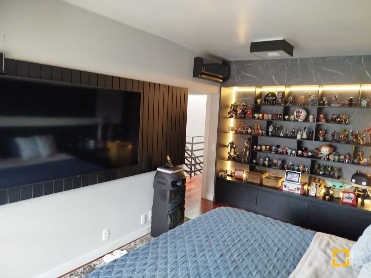 Casa com 180m², 4 quartos (sendo 1 suíte), 2 garagens, no bairro Rio Tavares em Florianópolis