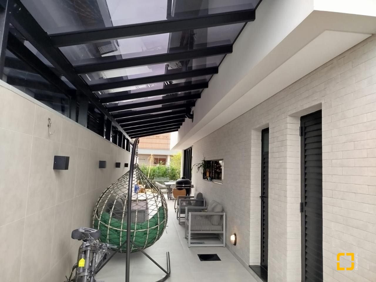 Casa com 180m², 4 quartos (sendo 1 suíte), 2 garagens, no bairro Rio Tavares em Florianópolis