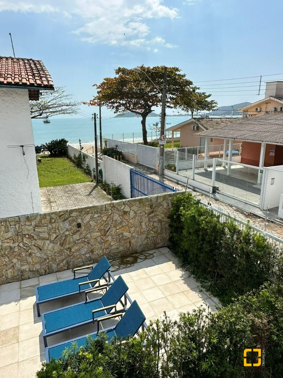 Casa com 560m², 10 quartos (sendo 5 suítes), 8 garagens, no bairro Cachoeira do Bom Jesus em Florianópolis