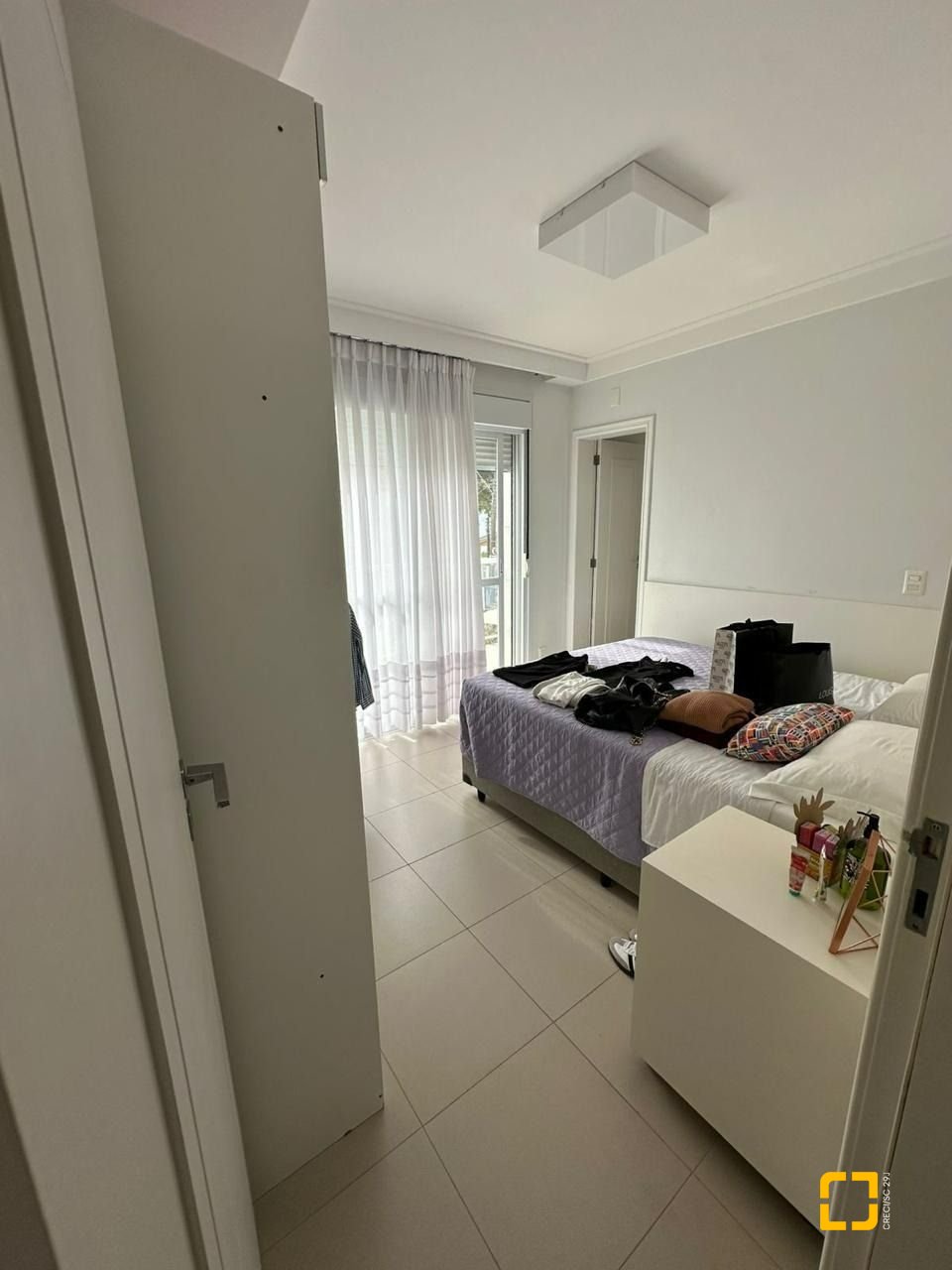 Casa com 560m², 10 quartos (sendo 5 suítes), 8 garagens, no bairro Cachoeira do Bom Jesus em Florianópolis