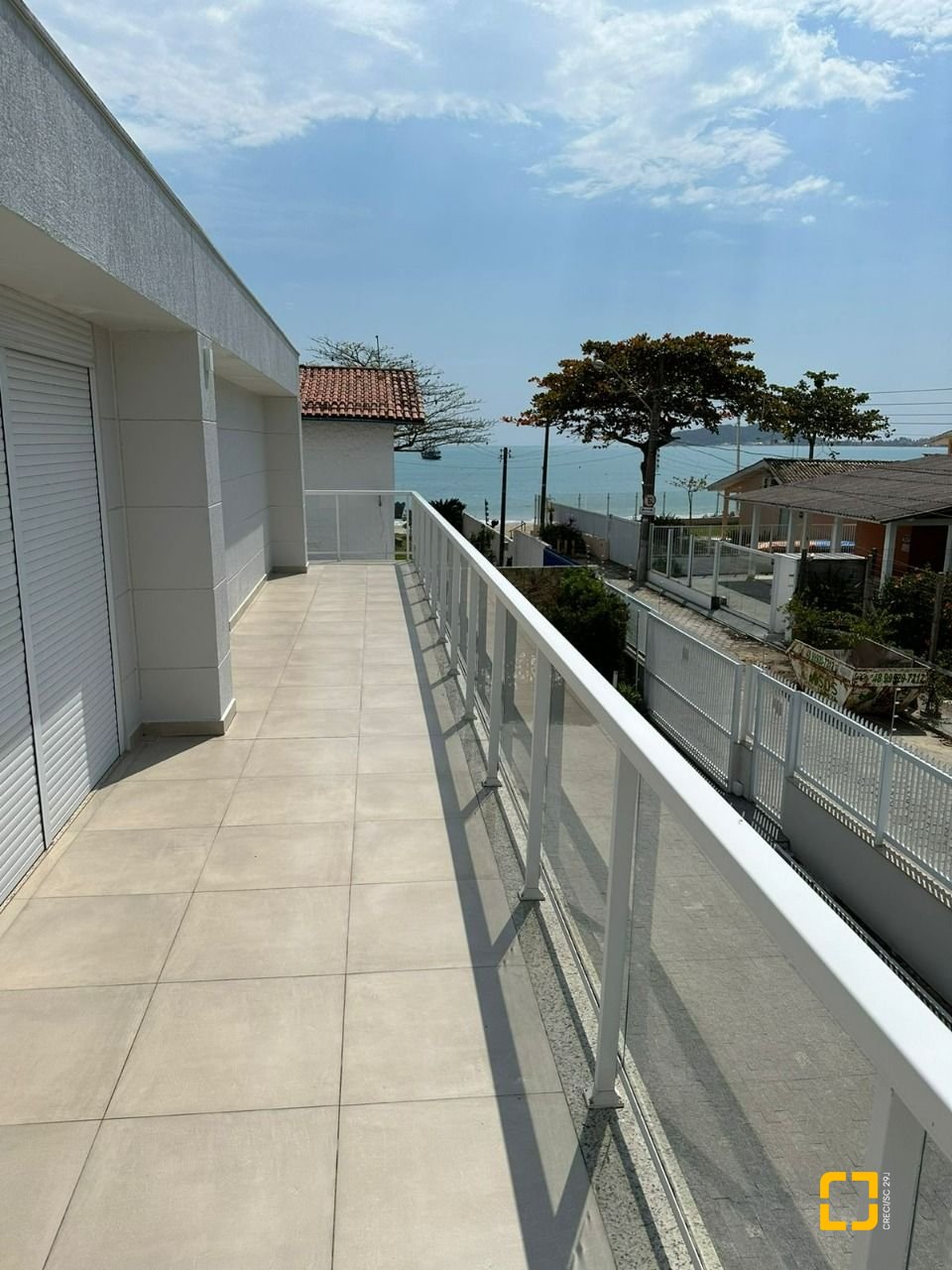 Casa com 560m², 10 quartos (sendo 5 suítes), 8 garagens, no bairro Cachoeira do Bom Jesus em Florianópolis