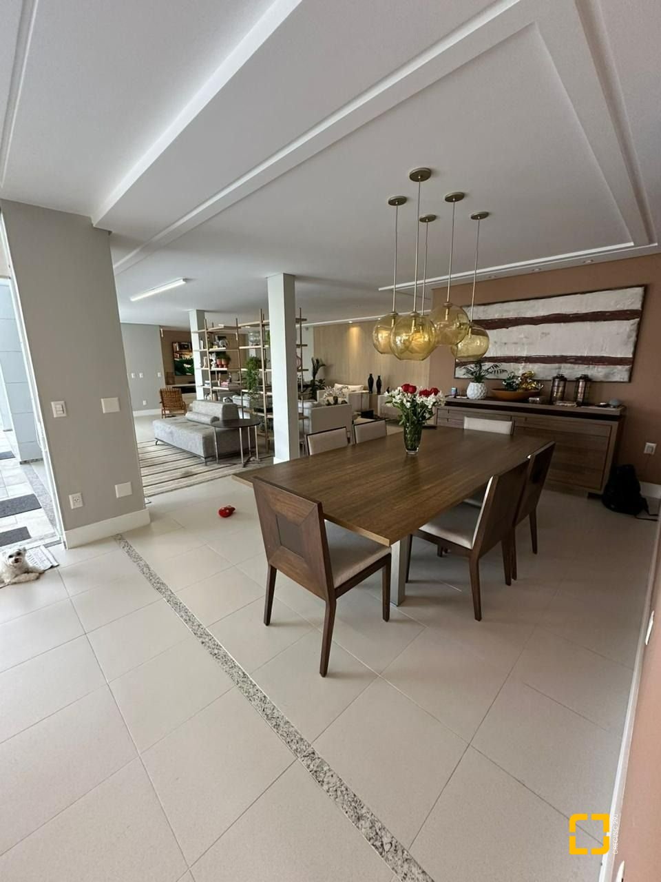 Casa com 560m², 10 quartos (sendo 5 suítes), 8 garagens, no bairro Cachoeira do Bom Jesus em Florianópolis