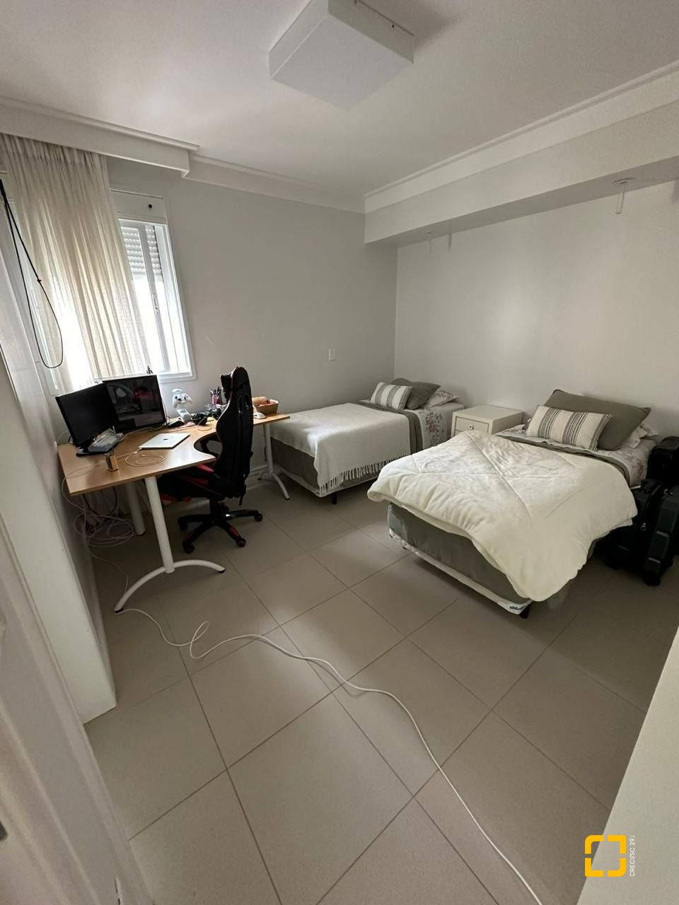 Casa com 560m², 5 quartos (sendo 5 suítes), 8 garagens, no bairro Cachoeira do Bom Jesus em Florianópolis