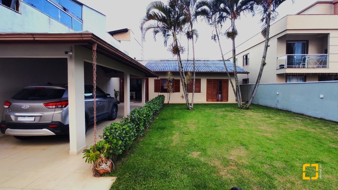 Casa com 165m², 3 quartos, 2 garagens, no bairro Jardim Eldorado em Palhoça