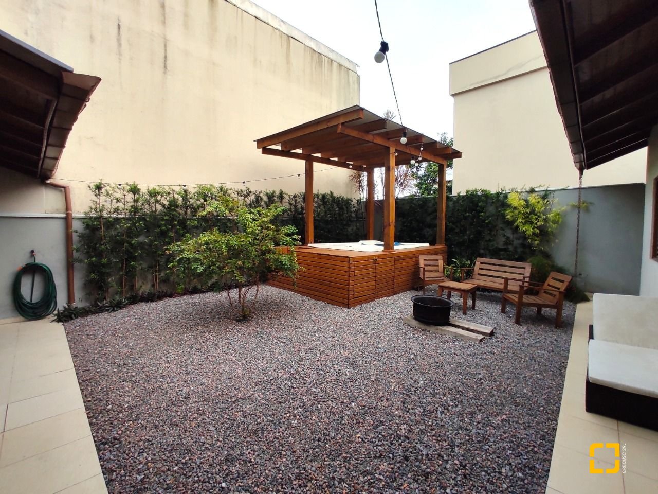 Casa com 165m², 3 quartos, 2 garagens, no bairro Jardim Eldorado em Palhoça