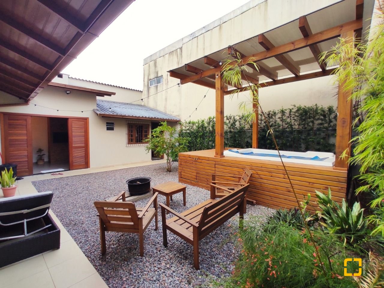 Casa com 165m², 3 quartos, 2 garagens, no bairro Jardim Eldorado em Palhoça