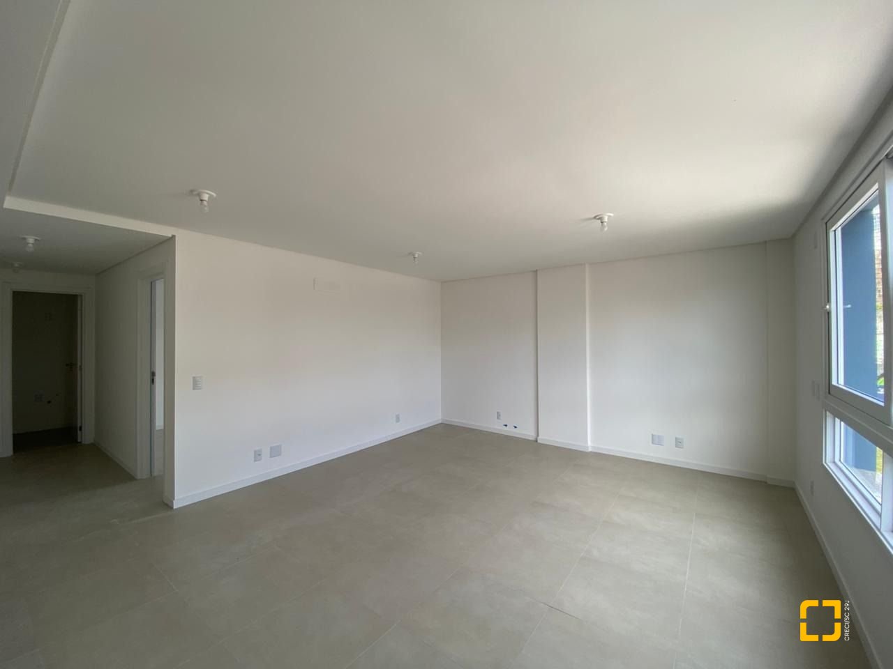 Apartamento com 52m², 2 quartos (sendo 1 suíte), 1 garagem, no bairro Centro em Florianópolis