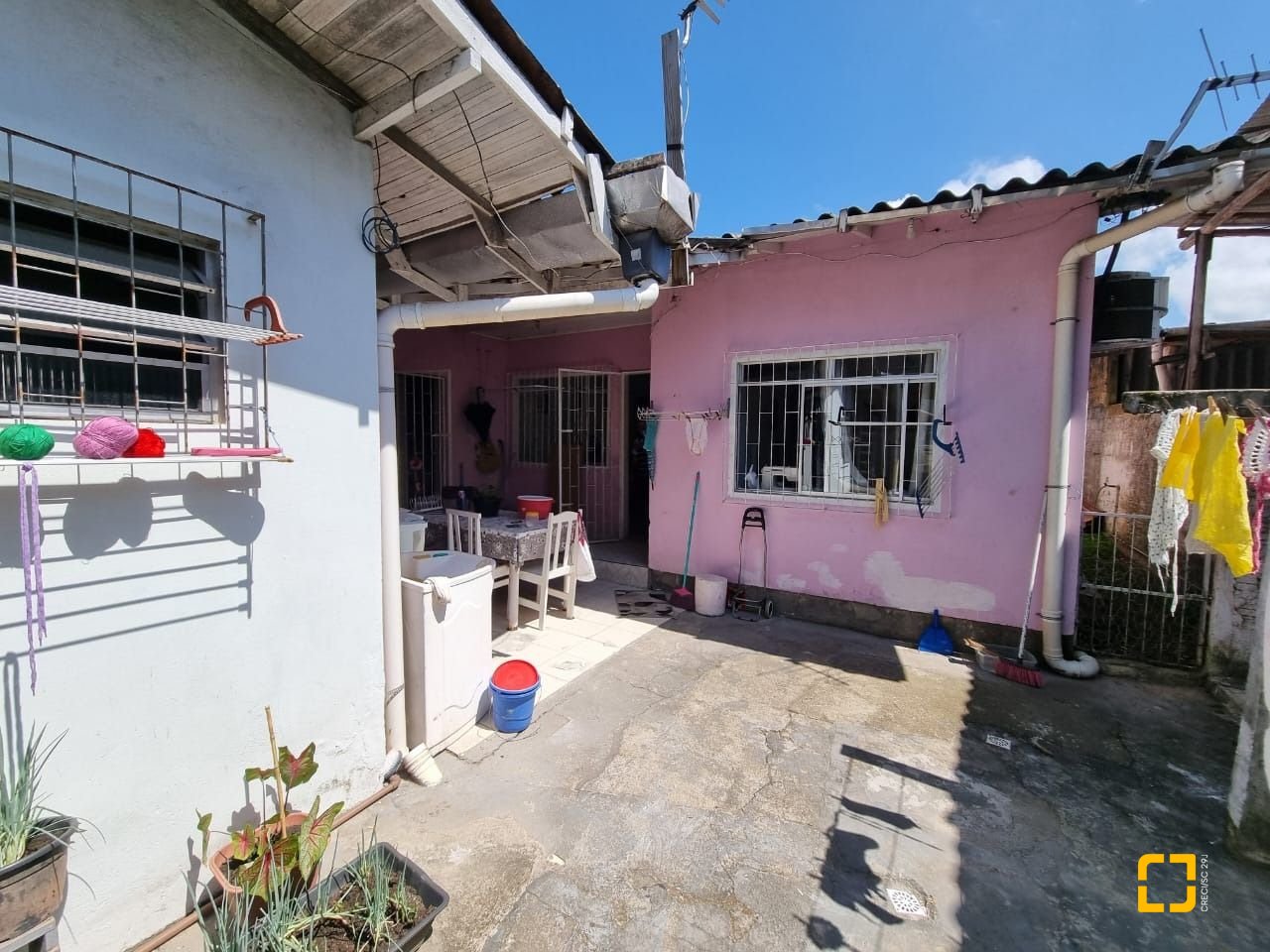 Casa com 190m², 4 garagens, no bairro Areias em São José