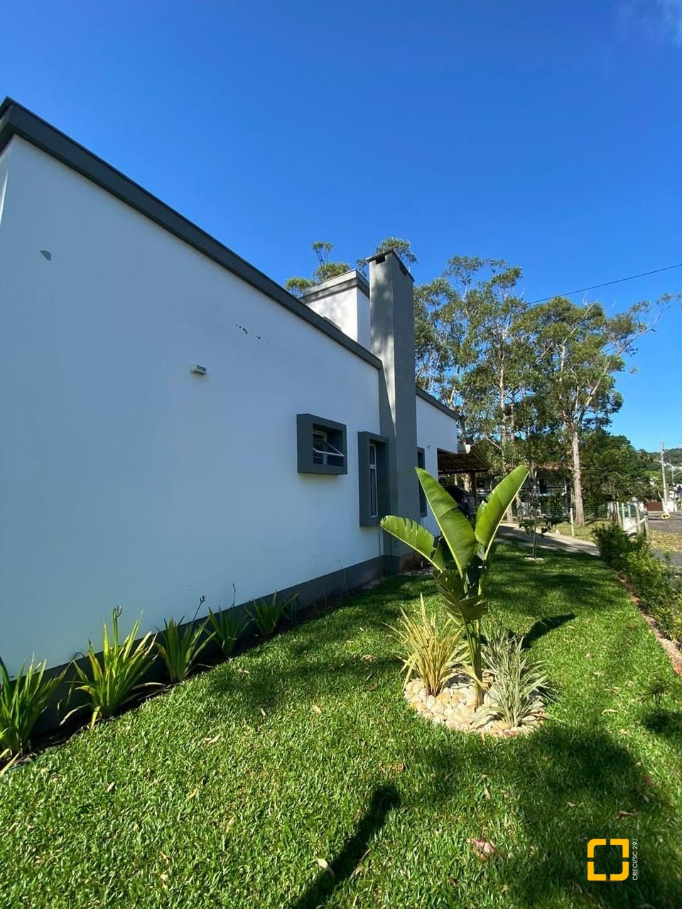 Casa com 190m², 4 quartos (sendo 2 suítes), 2 garagens, no bairro Ponta das Canas em Florianópolis