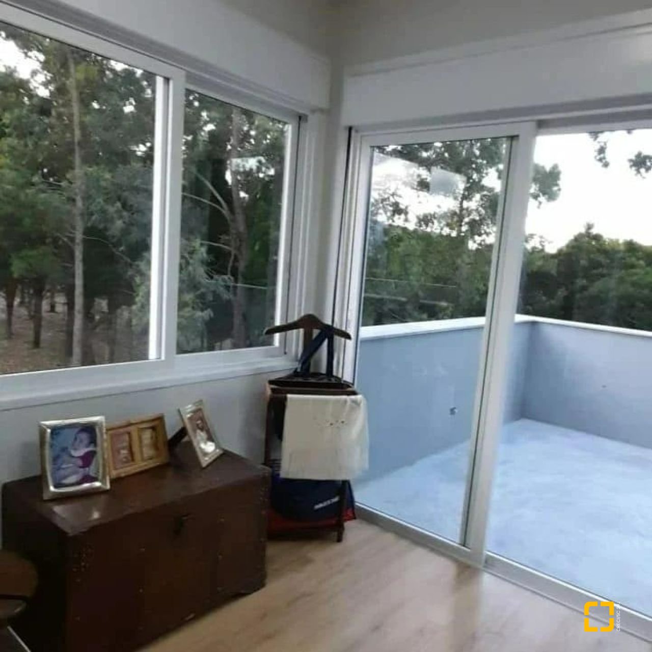 Casa com 190m², 4 quartos (sendo 2 suítes), 2 garagens, no bairro Ponta das Canas em Florianópolis