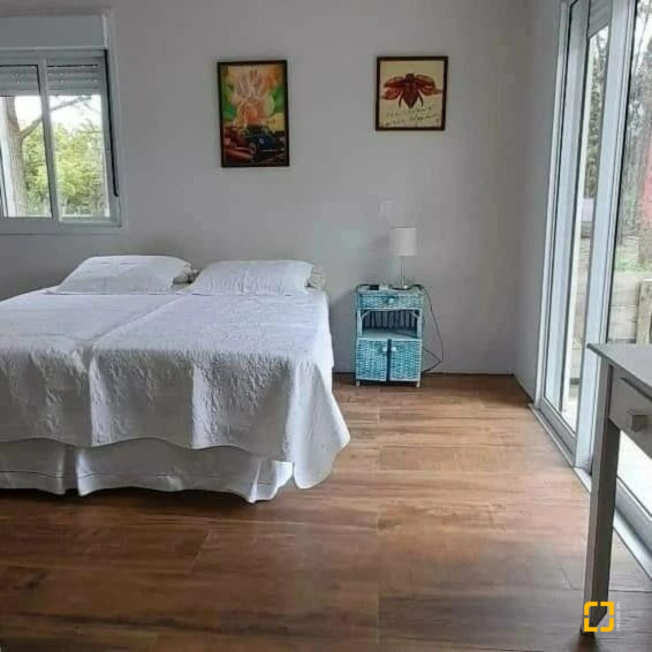 Casa com 190m², 4 quartos (sendo 2 suítes), 2 garagens, no bairro Ponta das Canas em Florianópolis