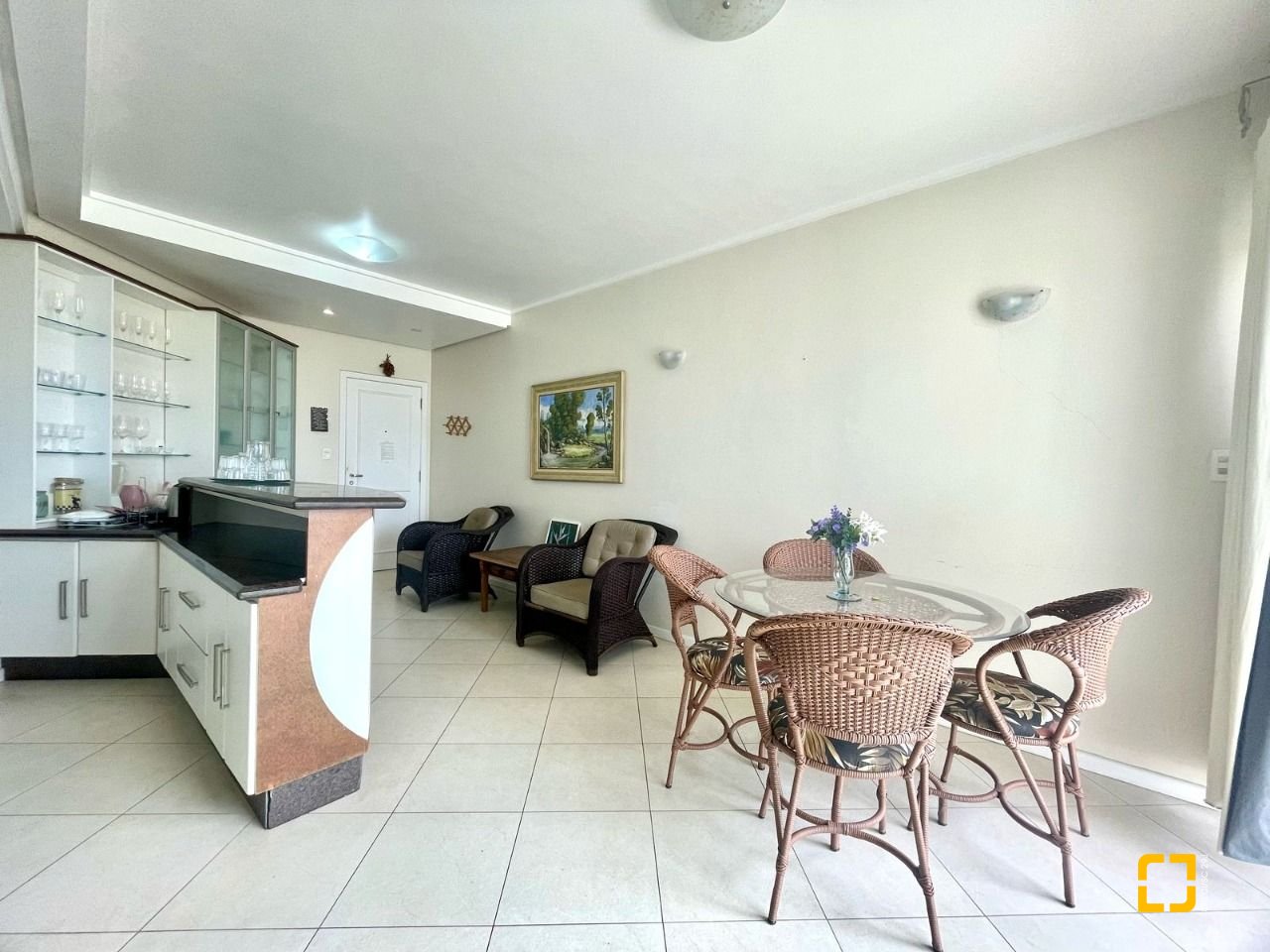 Cobertura com 350m², 4 quartos (sendo 2 suítes), 2 garagens, no bairro Ingleses em Florianópolis