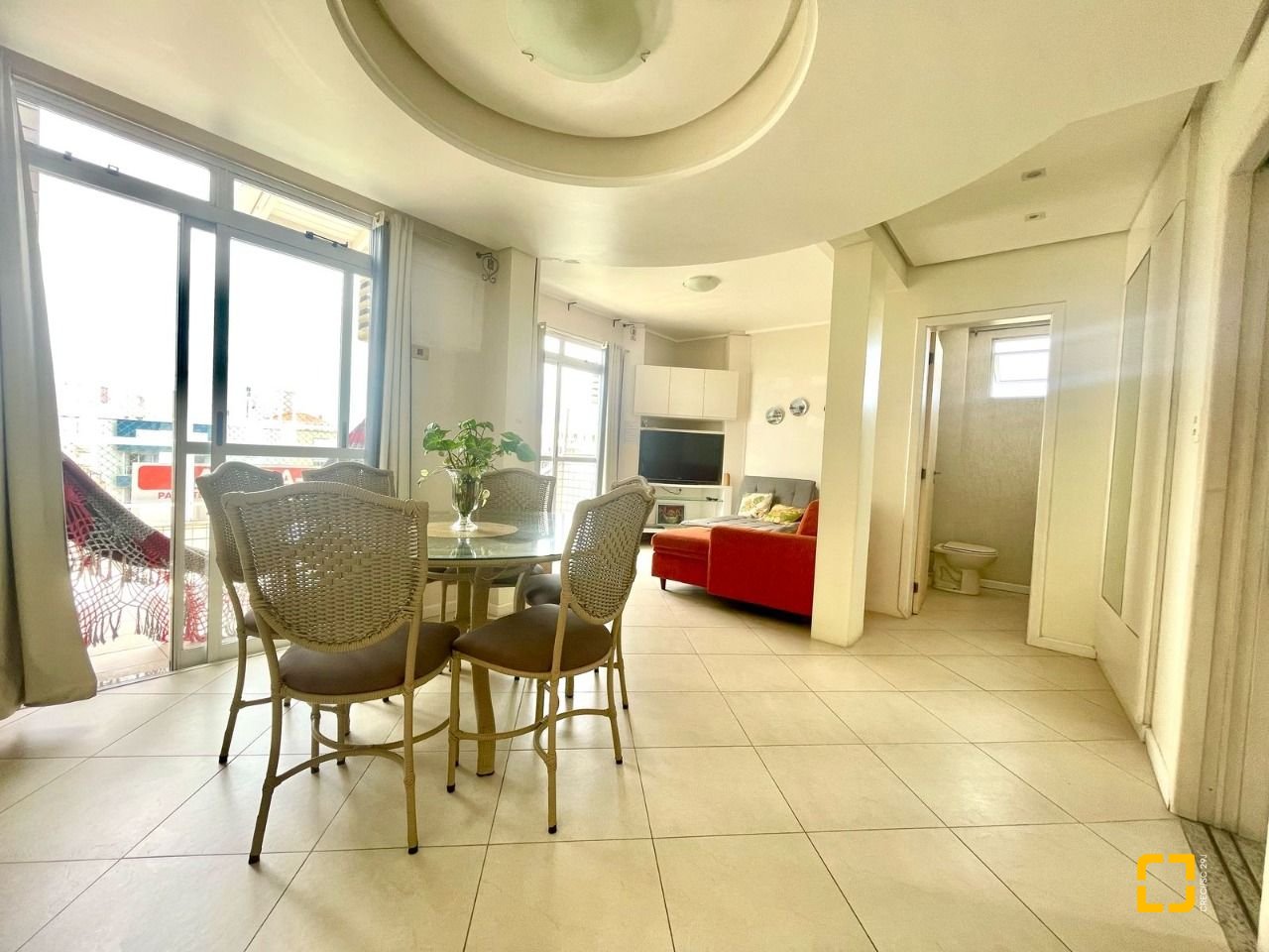 Cobertura com 350m², 4 quartos (sendo 2 suítes), 2 garagens, no bairro Ingleses em Florianópolis