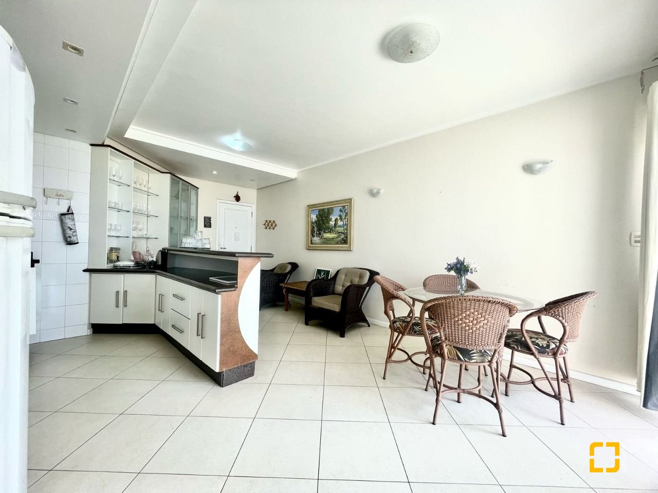 Cobertura com 350m², 4 quartos (sendo 2 suítes), 2 garagens, no bairro Ingleses em Florianópolis