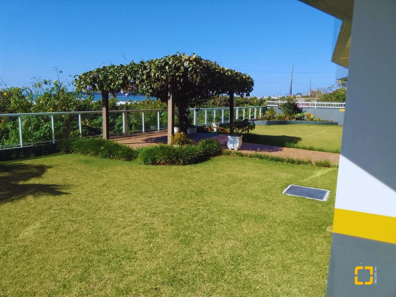 Cobertura com 350m², 4 quartos (sendo 2 suítes), 2 garagens, no bairro Ingleses em Florianópolis