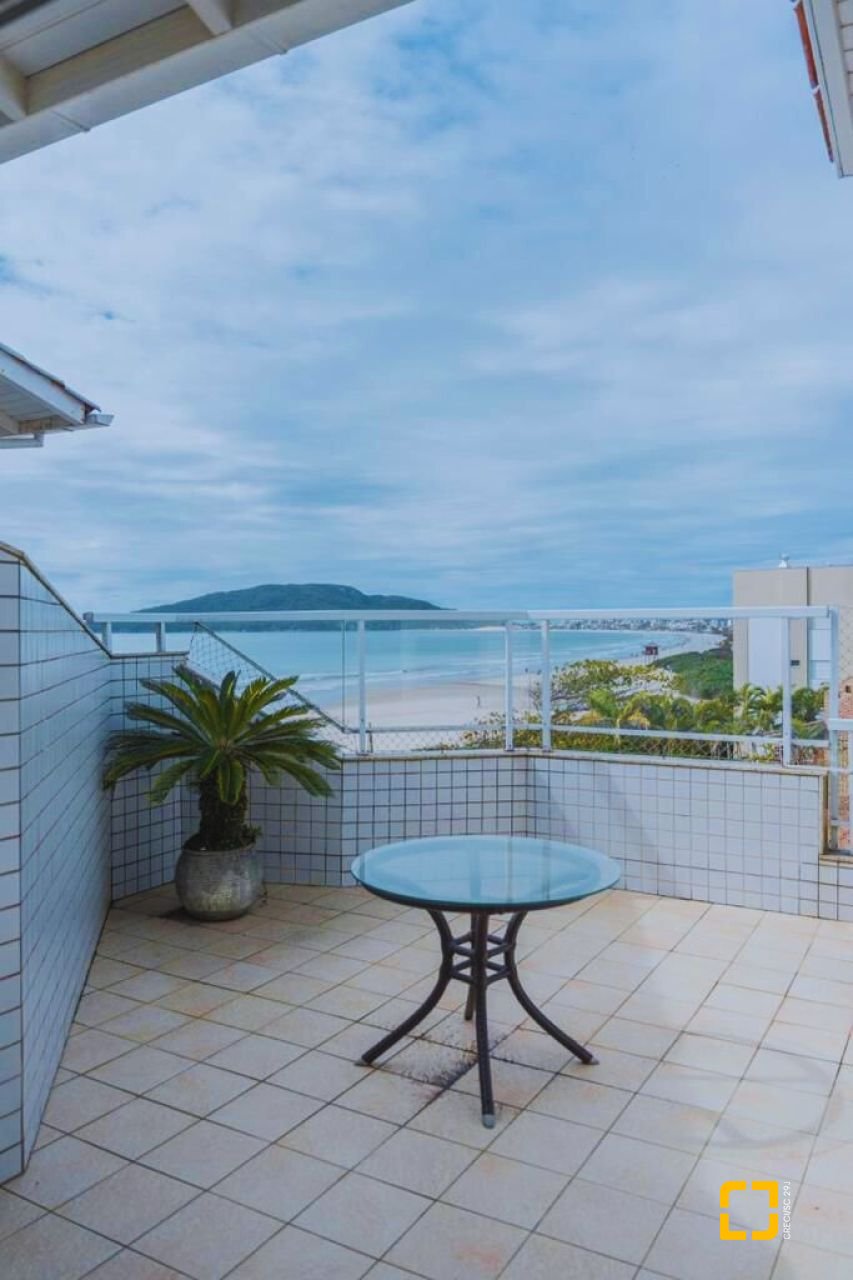 Cobertura com 350m², 4 quartos (sendo 2 suítes), 2 garagens, no bairro Ingleses em Florianópolis