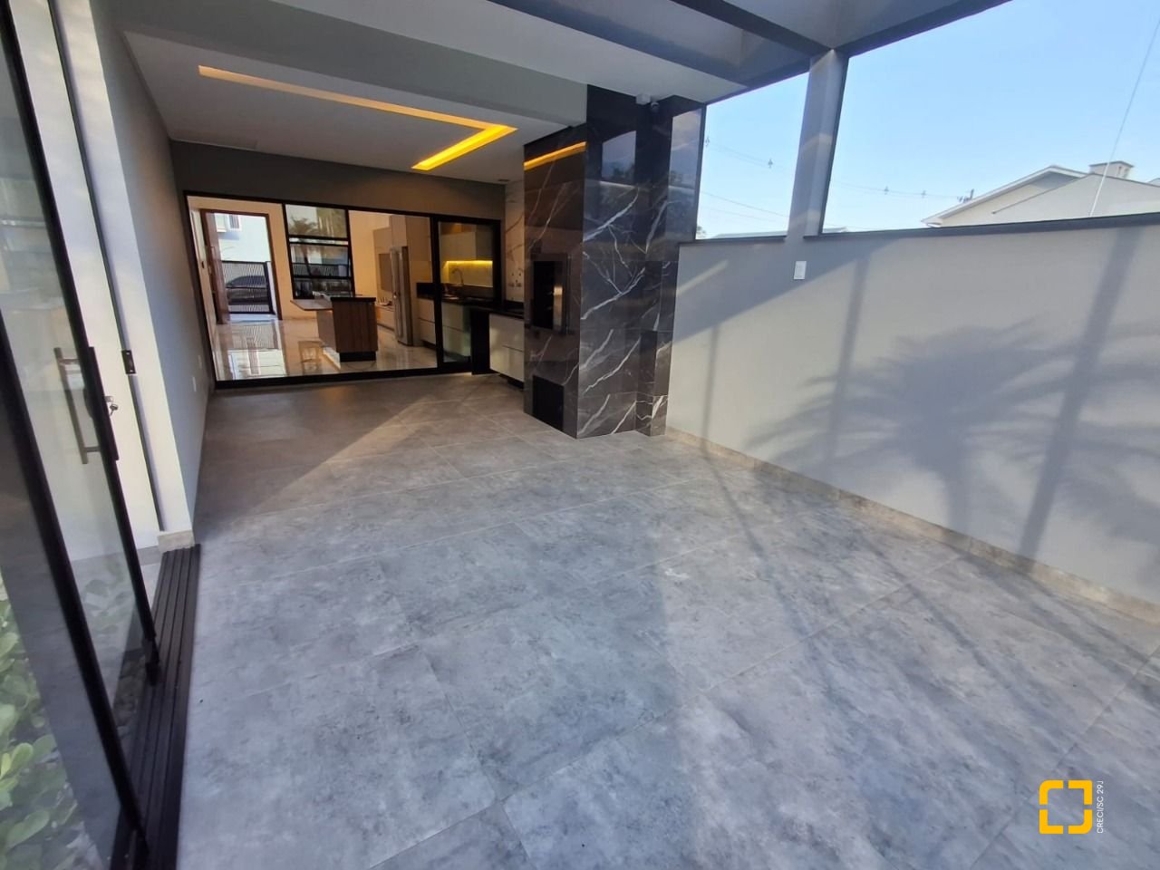 Casa com 112m², 3 quartos (sendo 1 suíte), 2 garagens, no bairro Potecas em São José