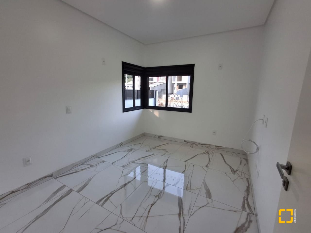 Casa com 112m², 3 quartos (sendo 1 suíte), 2 garagens, no bairro Potecas em São José