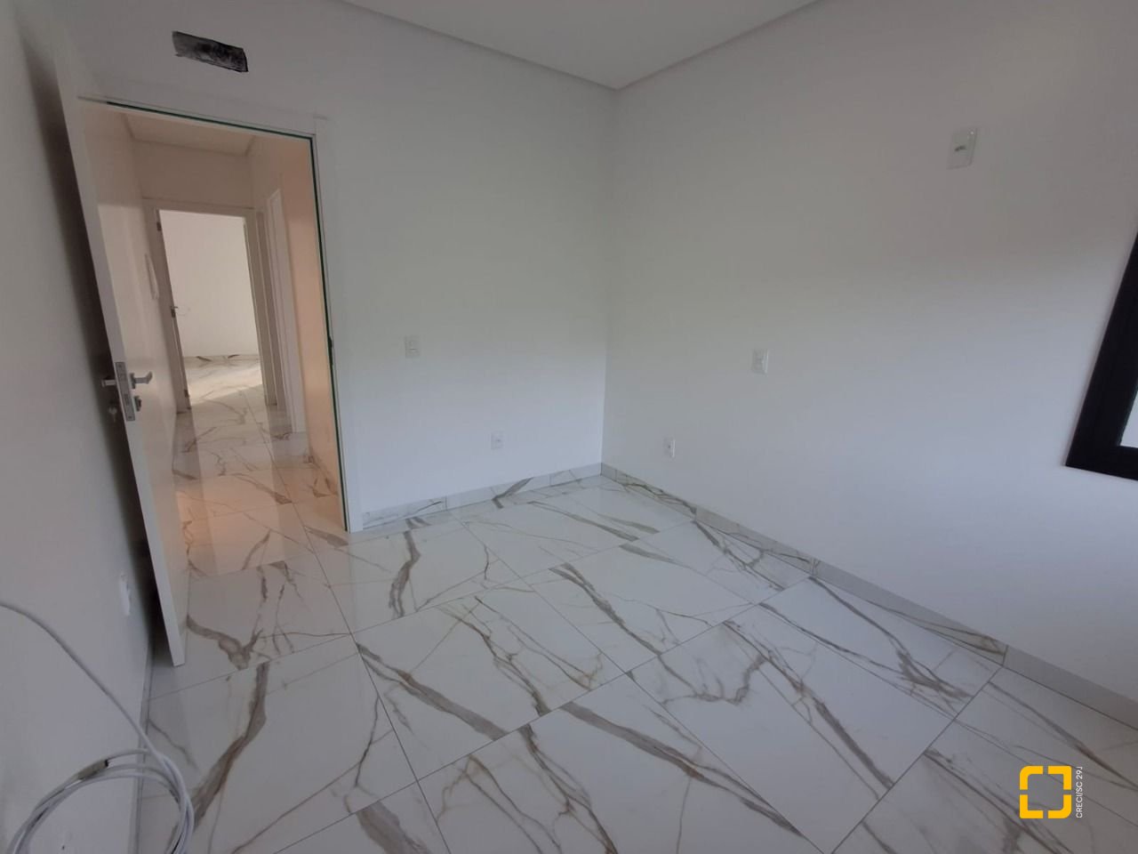 Casa com 112m², 3 quartos (sendo 1 suíte), 2 garagens, no bairro Potecas em São José